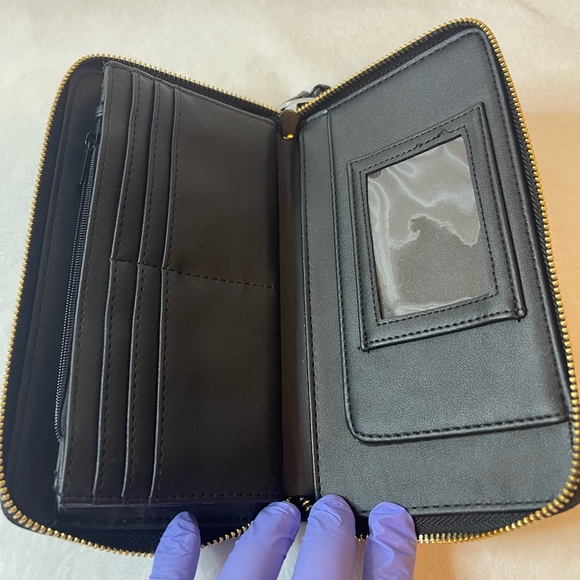 Betsey Johnson black wallet with scull accents, NWOT - Picture 3 of 8